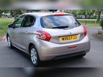 Used Peugeot 208 2013 for sale - 78573389: Photo