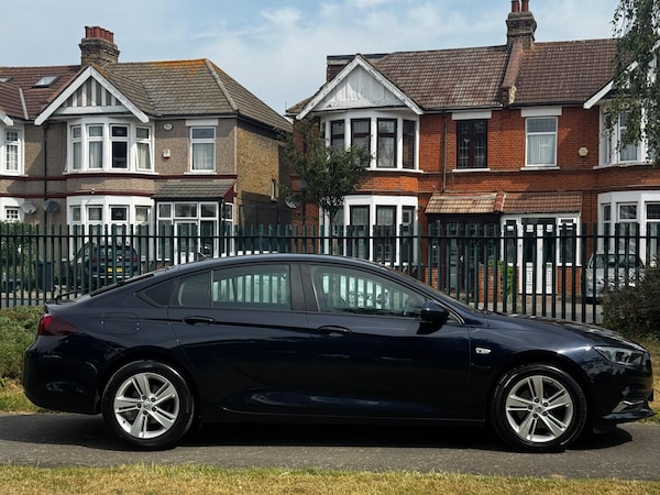 Used Vauxhall Insignia 2019 for sale - 75014055: Photo 2