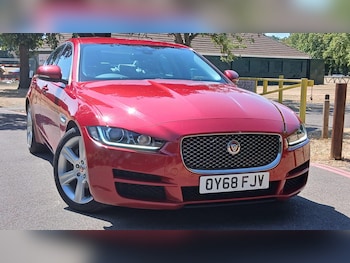 Used Jaguar XE 2018 for sale - 79268198: Photo