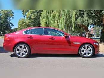 Used Jaguar XE 2018 for sale - 79268198: Photo