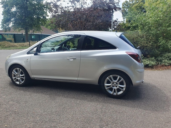 Used Vauxhall Corsa 2010 for sale - 75519879: Photo 8