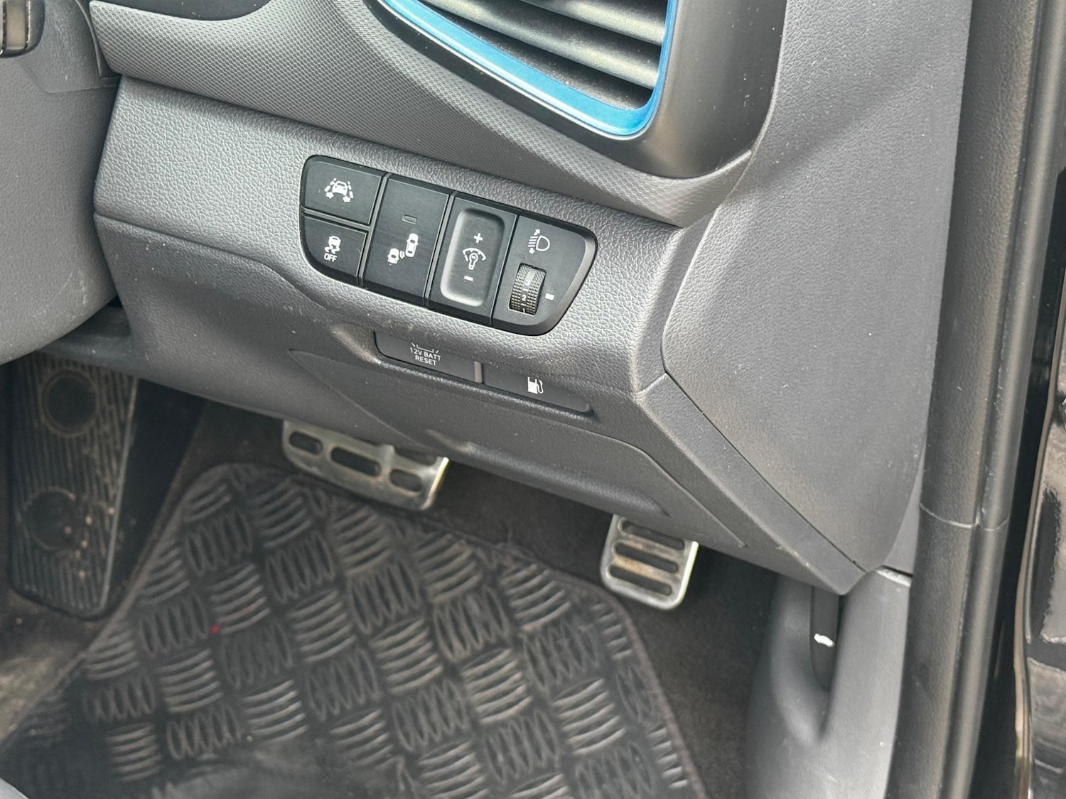 Vehicle 28