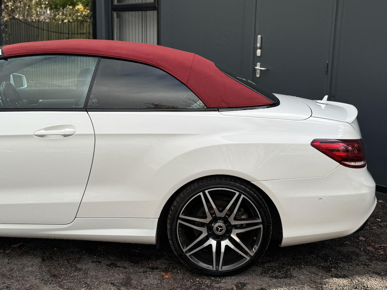 Used Mercedes-Benz E Class for sale - 76538347: Photo 63