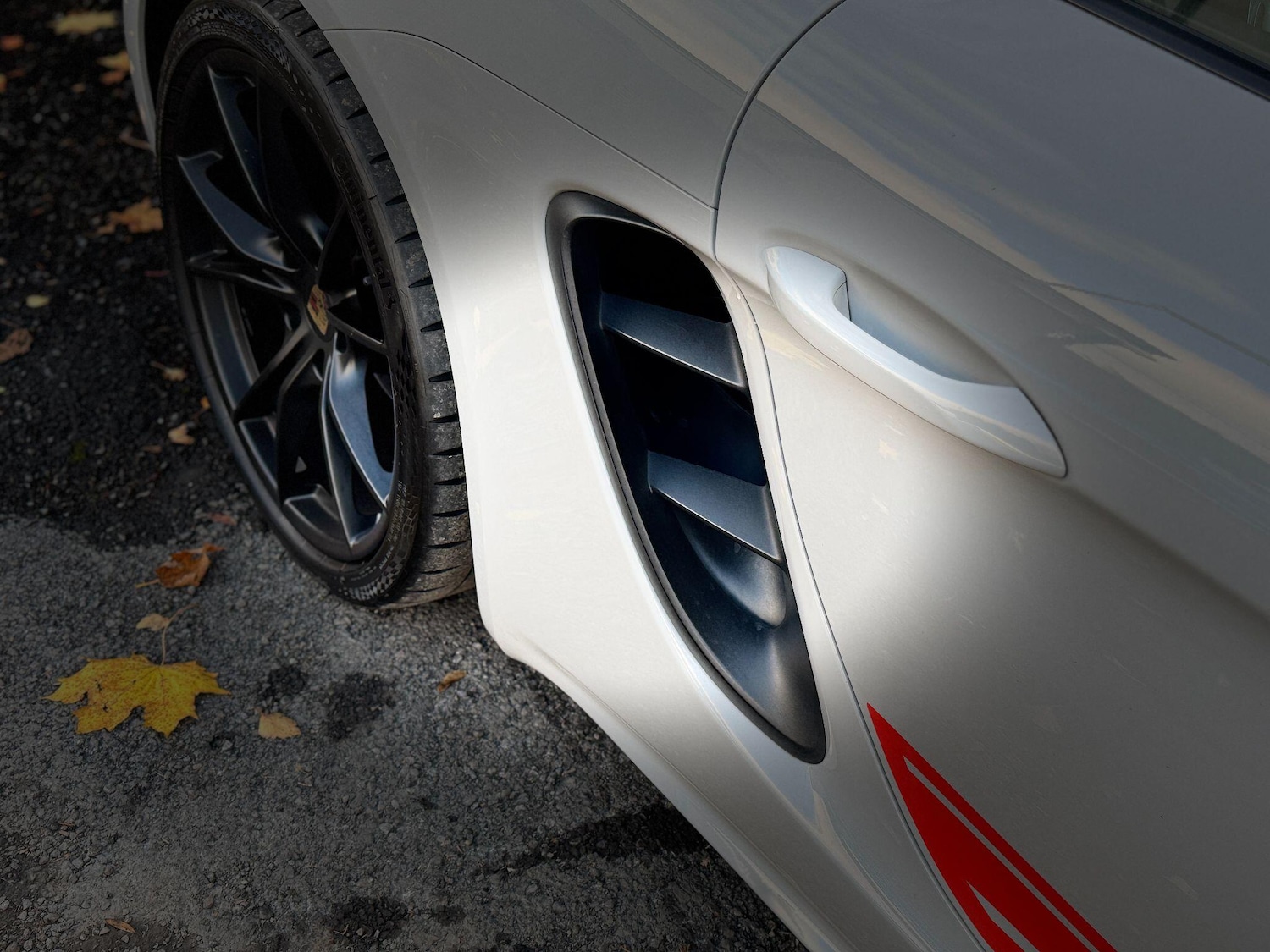 Used Porsche Cayman 2018 for sale - 76562105: Photo 23