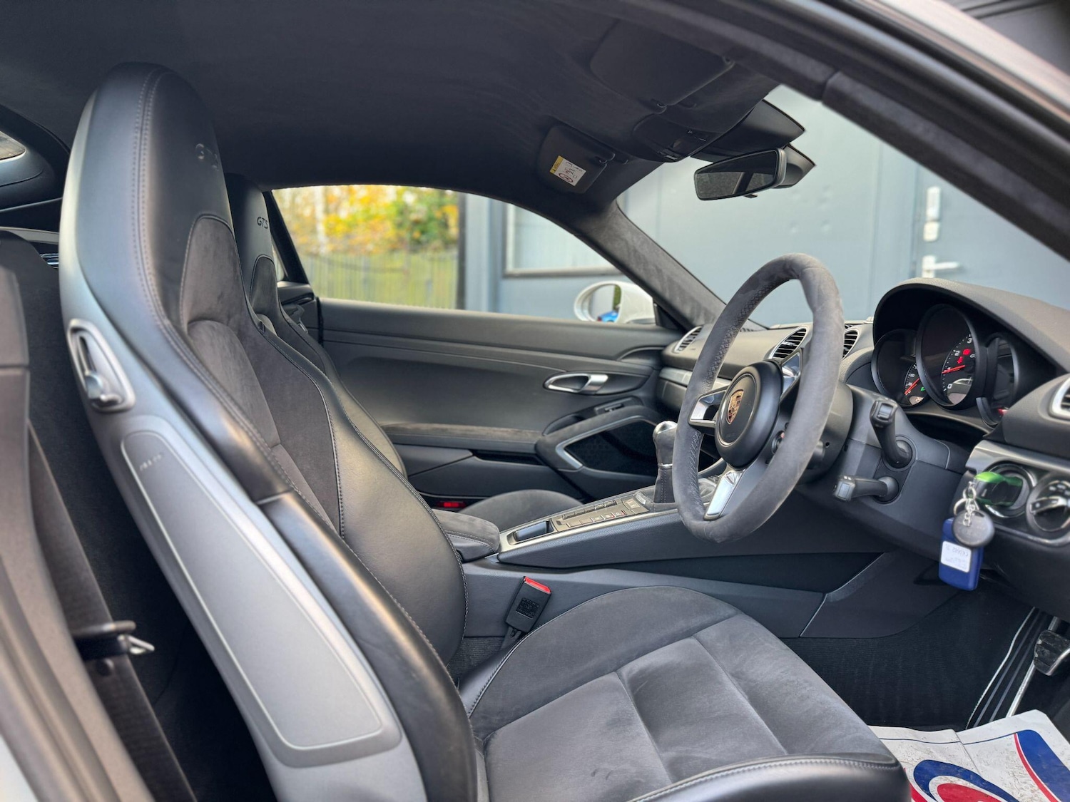 Used Porsche Cayman 2018 for sale - 76562105: Photo 3