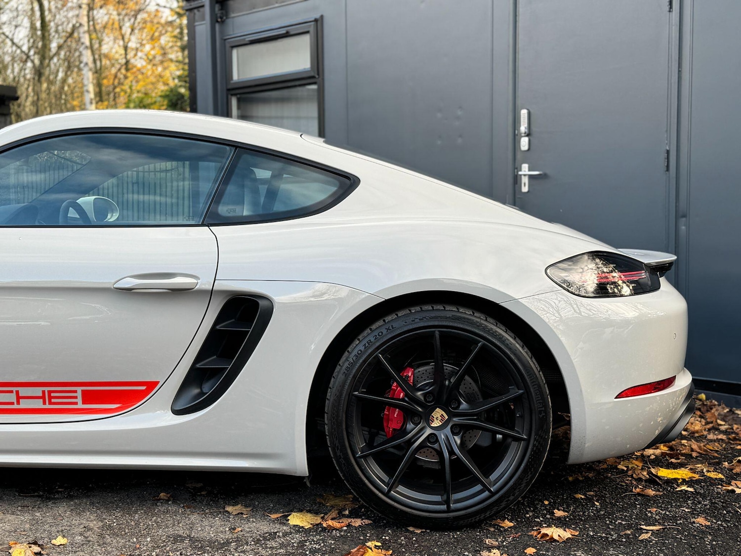 Used Porsche Cayman 2018 for sale - 76562105: Photo 65