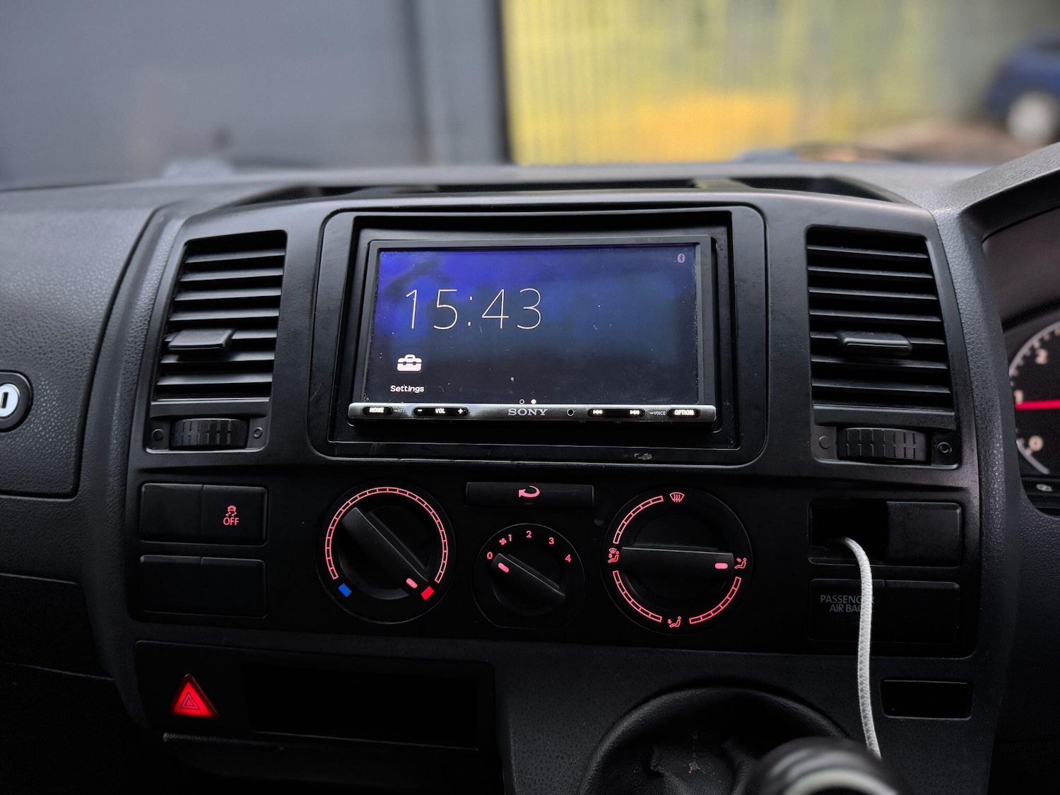 Used Volkswagen Transporter 2011 for sale - 77238390: Photo 40