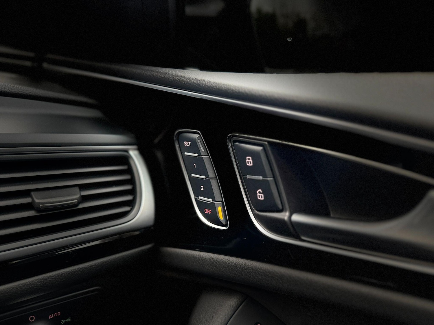 Used Audi A6 Saloon for sale - 77238353: Photo 40