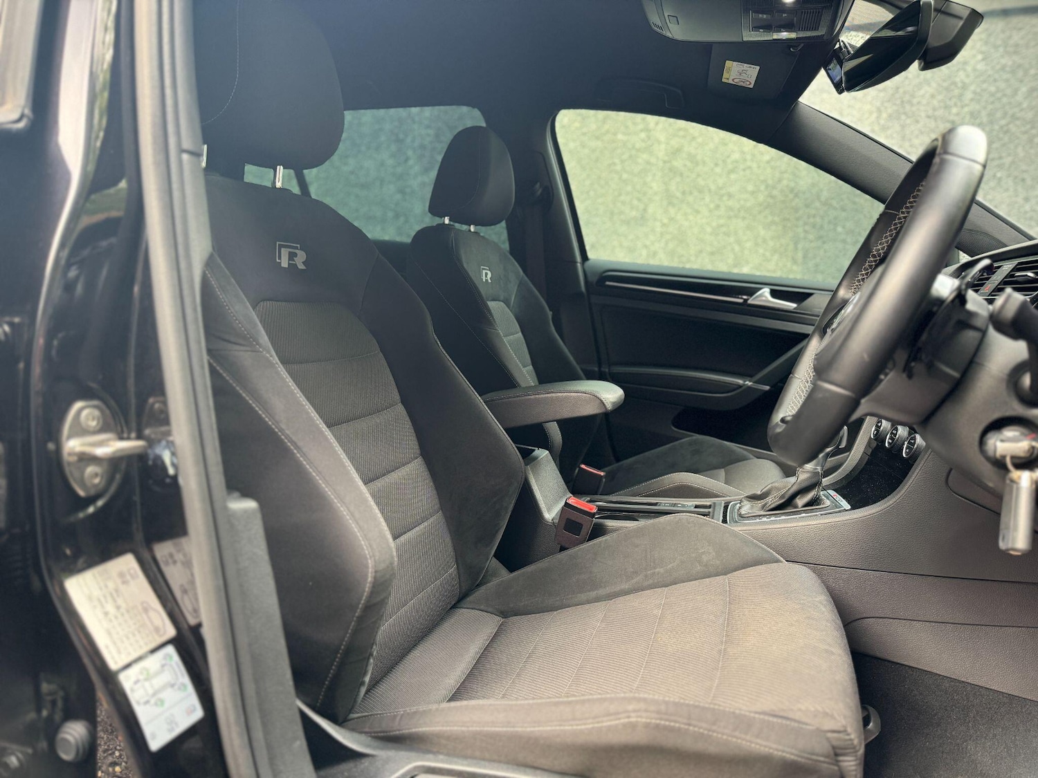 Used Volkswagen Golf 2018 for sale - 76990843: Photo 3