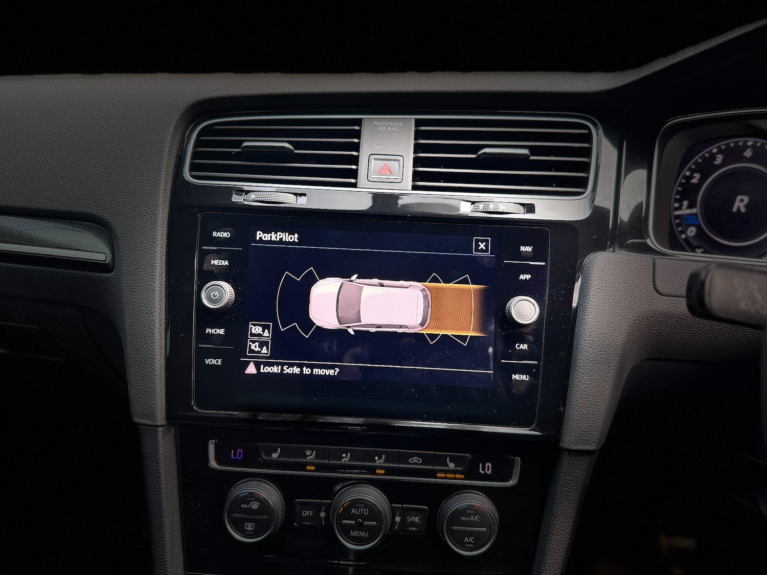 Used Volkswagen Golf 2018 for sale - 76990843: Photo 44