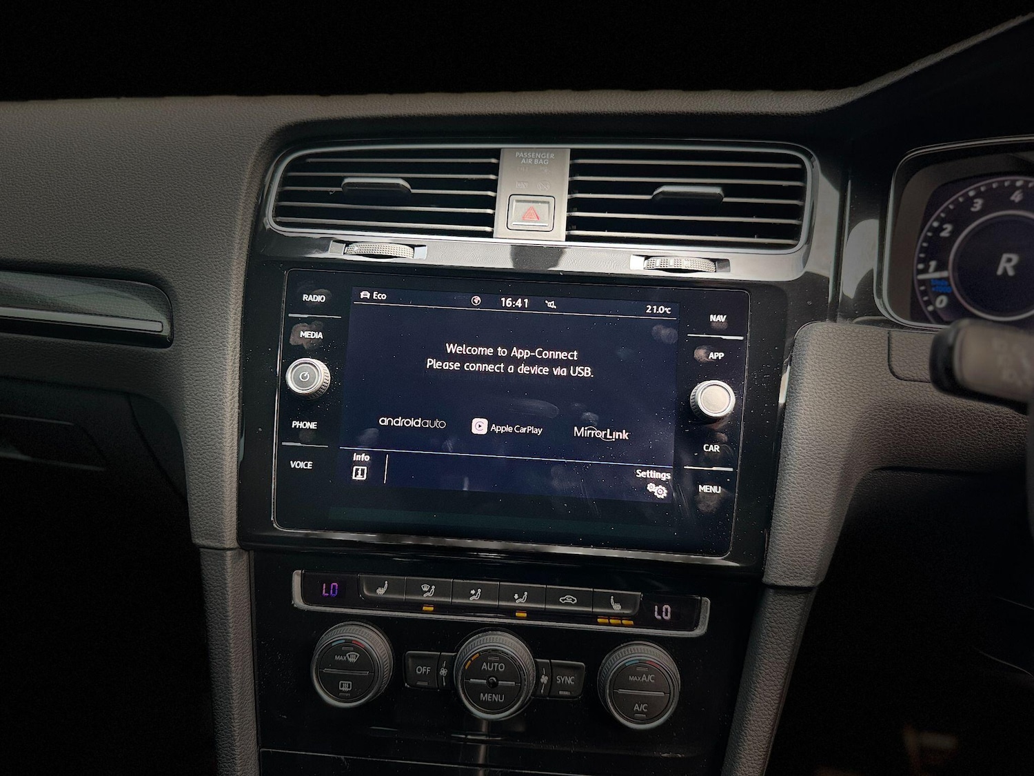 Used Volkswagen Golf 2018 for sale - 76990843: Photo 45