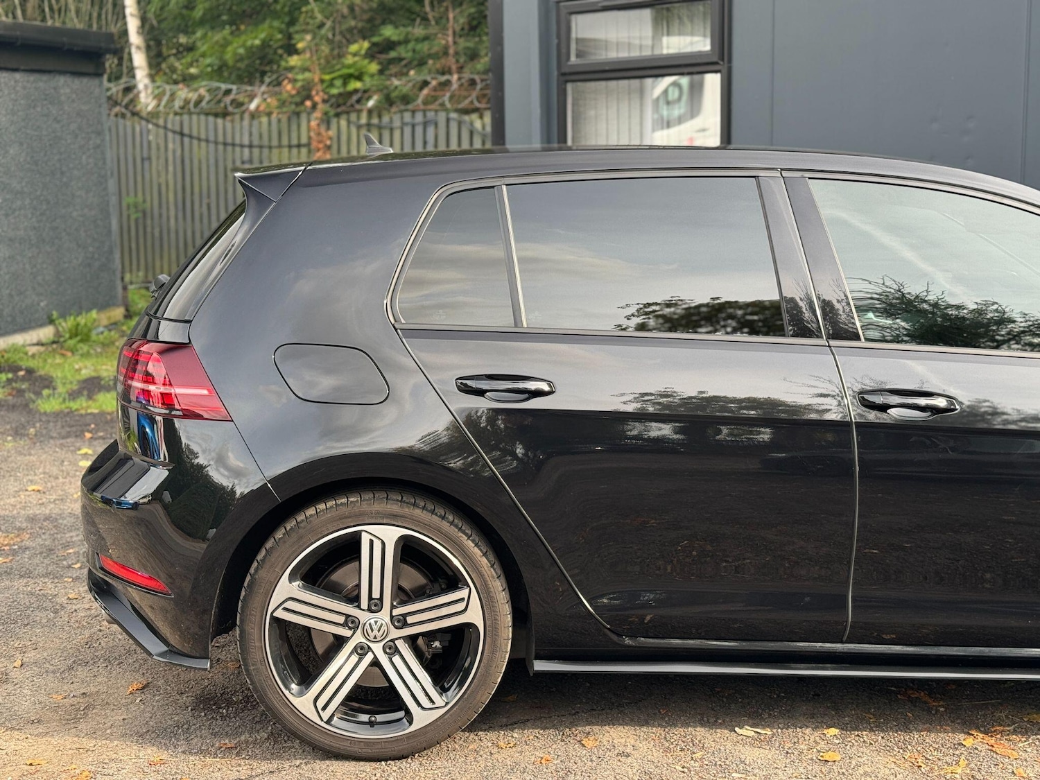 Used Volkswagen Golf 2018 for sale - 76990843: Photo 47