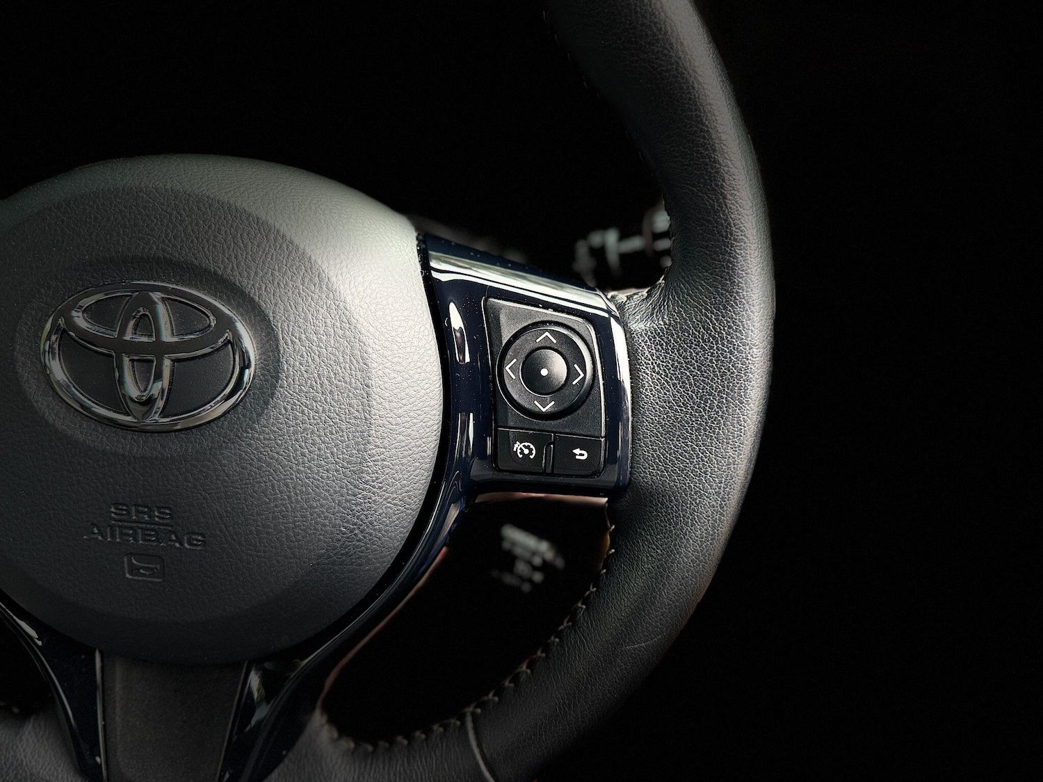 Used Toyota Yaris 2017 for sale - 76269948: Photo 25