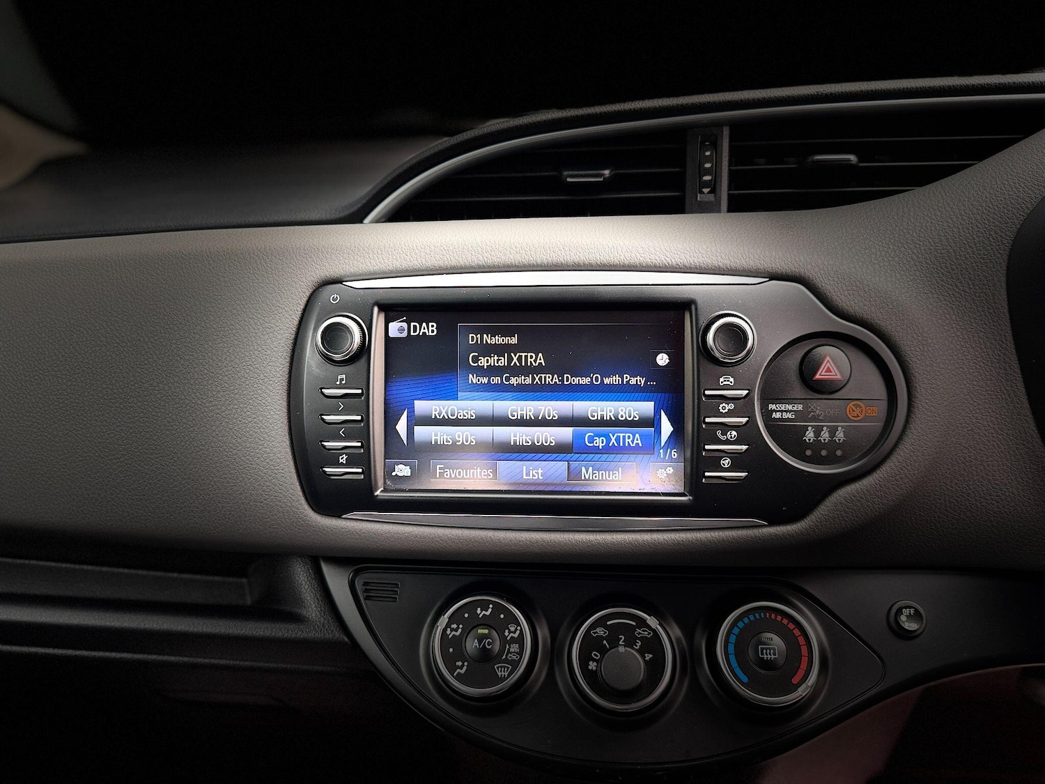 Used Toyota Yaris 2017 for sale - 76269948: Photo 30