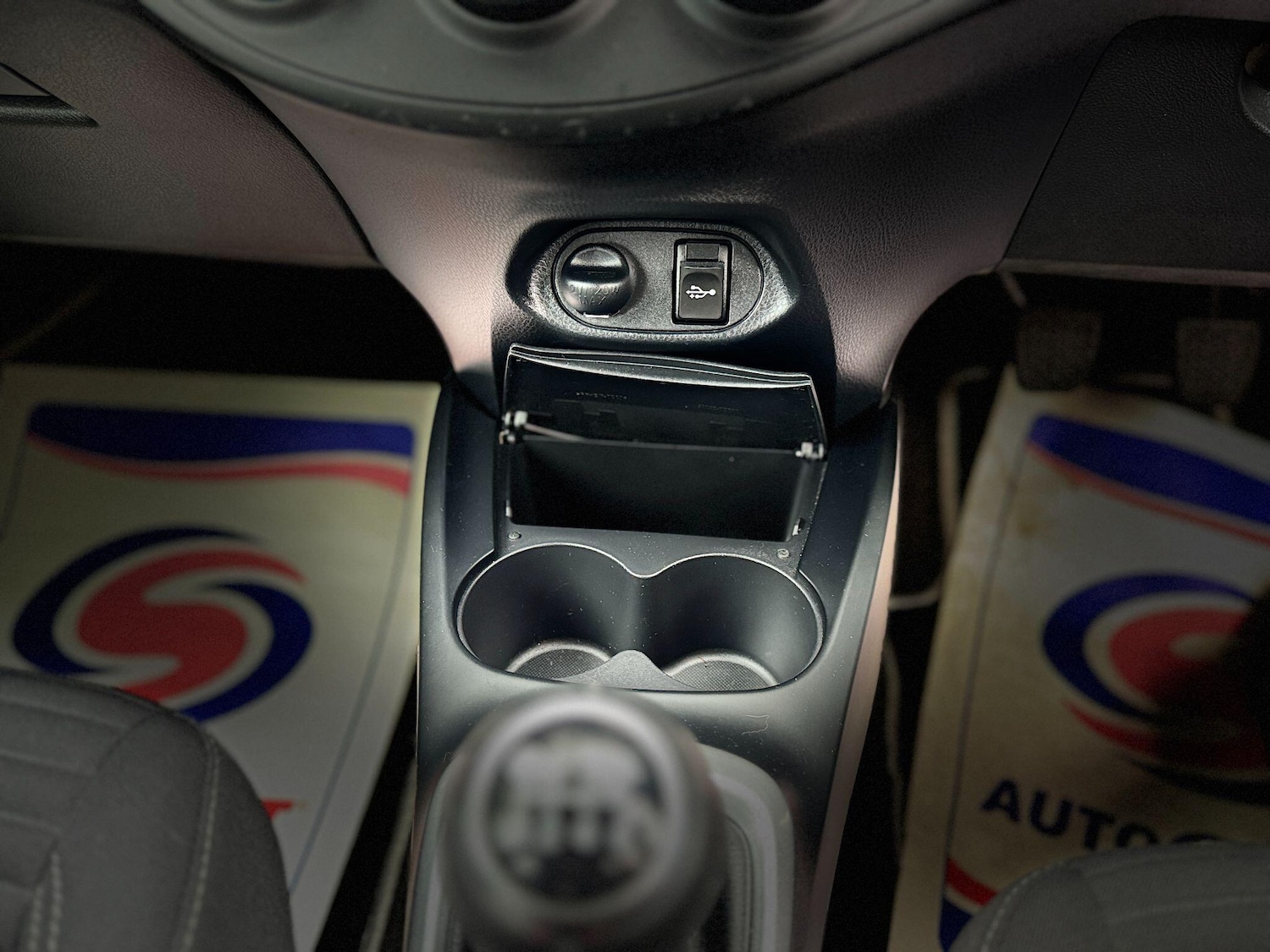 Used Toyota Yaris 2017 for sale - 76269948: Photo 34