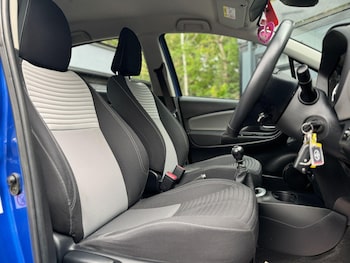 Used Toyota Yaris 2017 for sale - 76269948: Photo