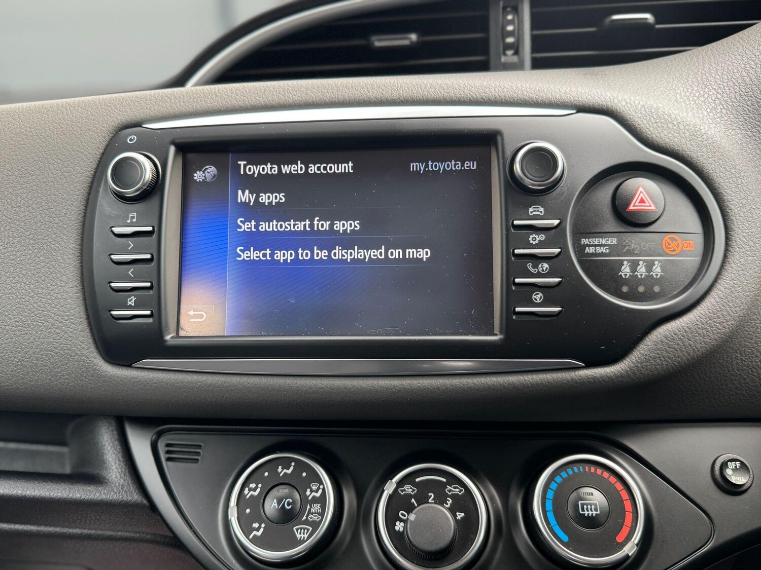 Used Toyota Yaris 2017 for sale - 76269948: Photo 61