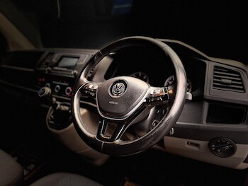 Used Volkswagen Transporter 2017 for sale - 77670698: Photo