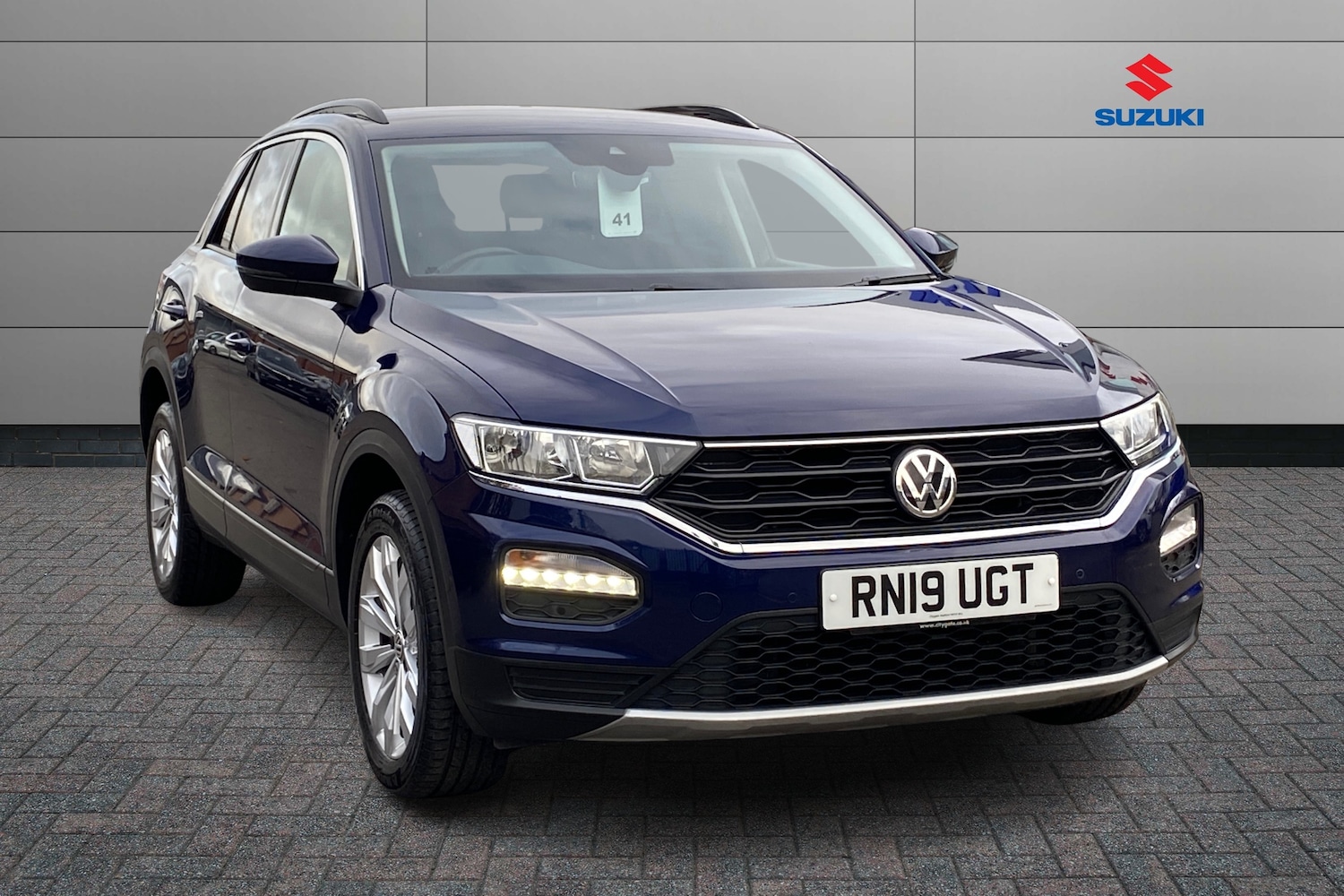 Used Volkswagen T-Roc 2019 for sale - 76673696: Photo 1
