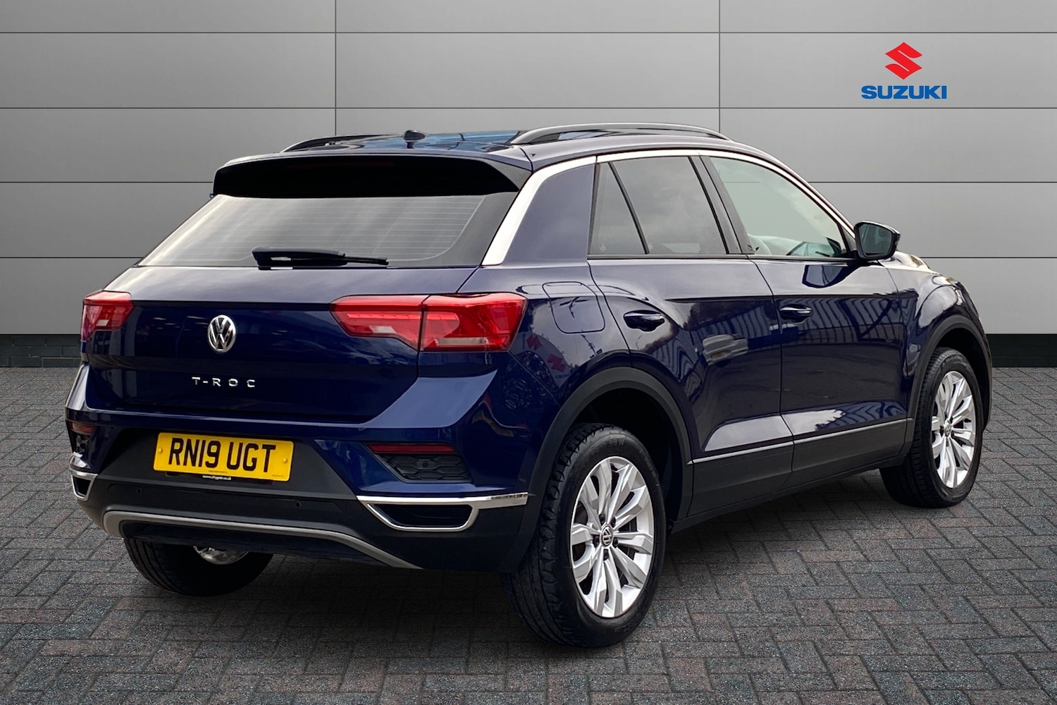 Used Volkswagen T-Roc 2019 for sale - 76673696: Photo 5