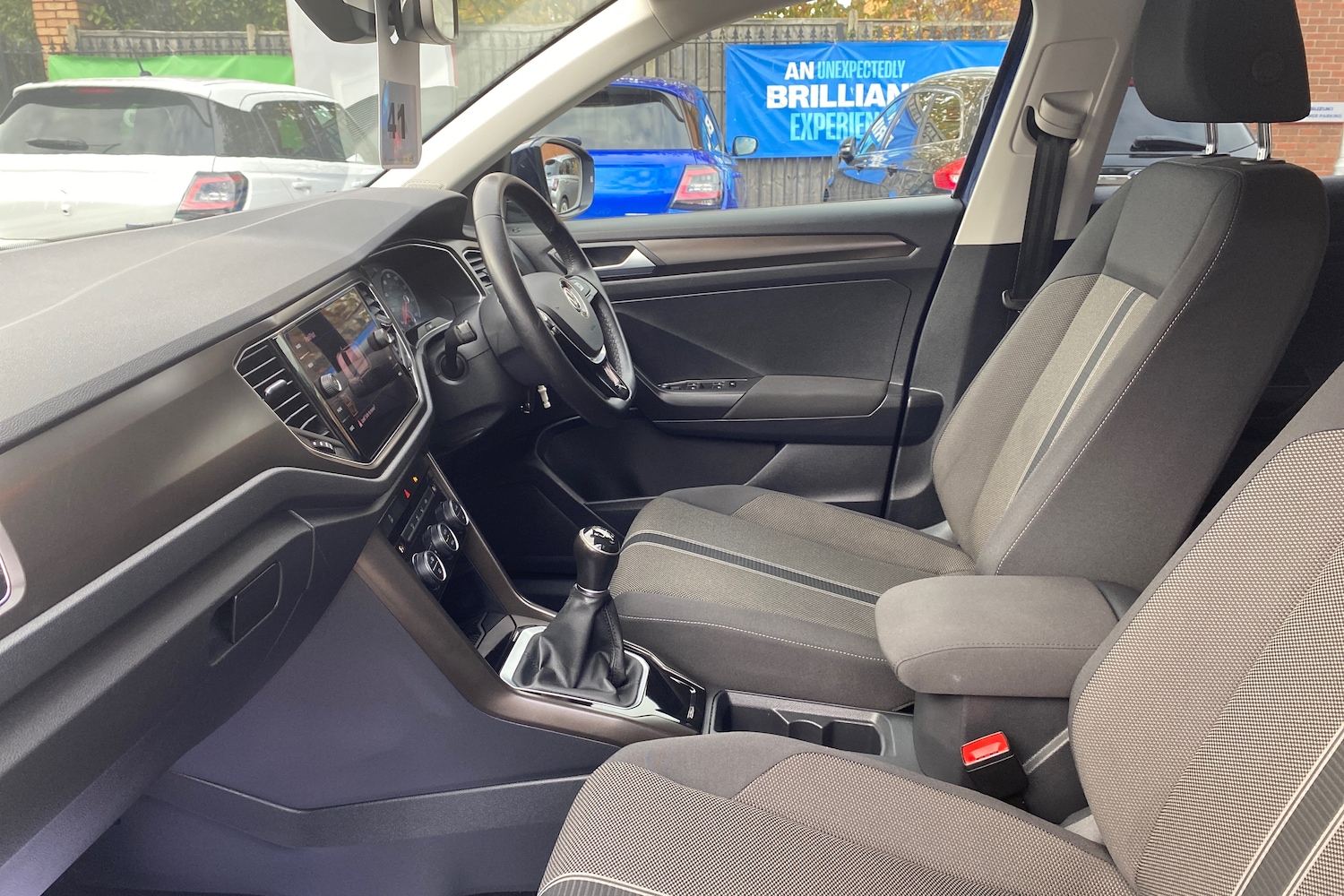 Used Volkswagen T-Roc 2019 for sale - 76673696: Photo 6