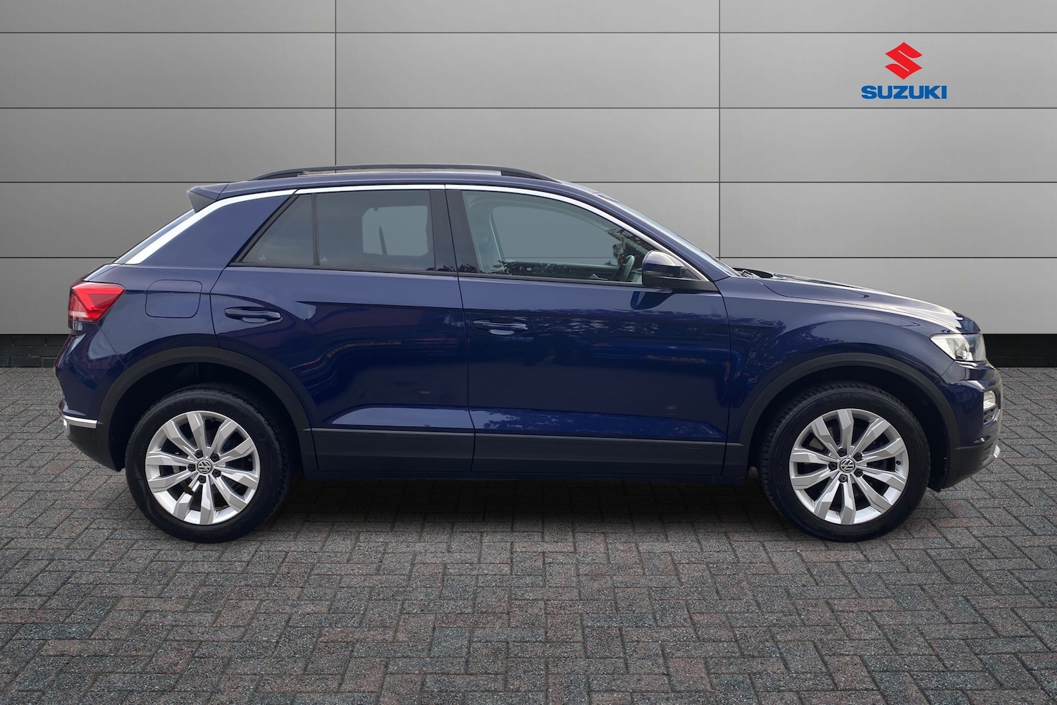 Used Volkswagen T-Roc 2019 for sale - 76673696: Photo 8