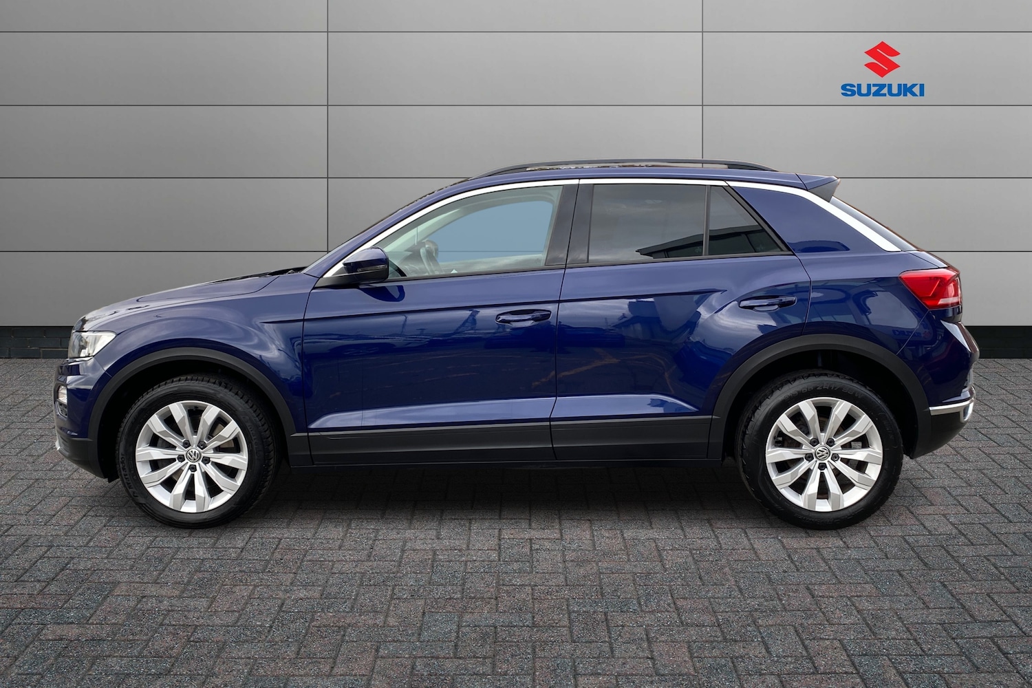 Used Volkswagen T-Roc 2019 for sale - 76673696: Photo 9