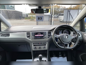 Used Volkswagen Golf SV 2017 for sale - 76673648: Photo