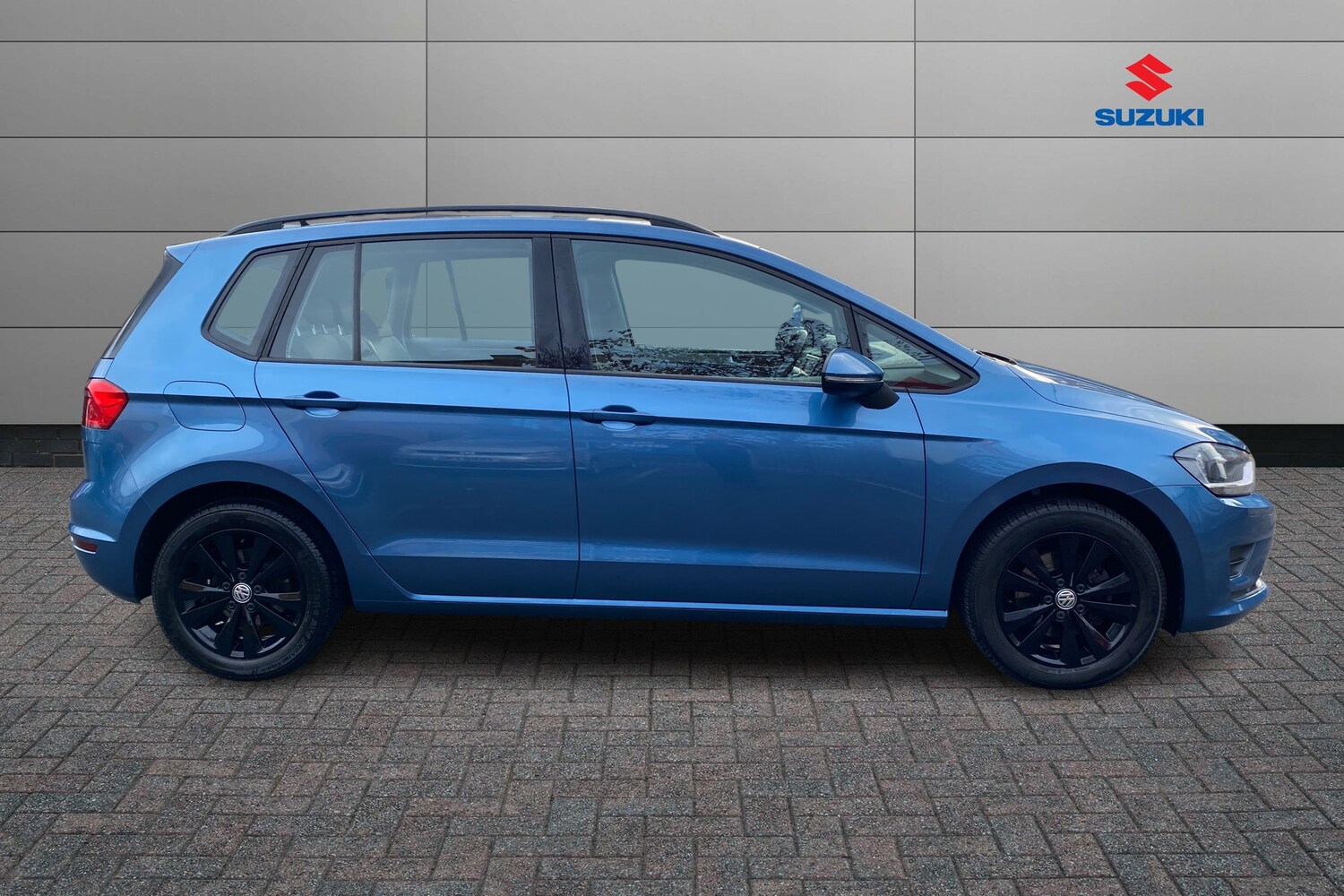 Used Volkswagen Golf SV 2017 for sale - 76673648: Photo 8