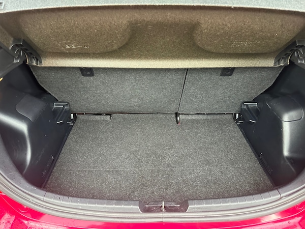 Used Toyota Yaris 2013 for sale - 75392649: Photo 33