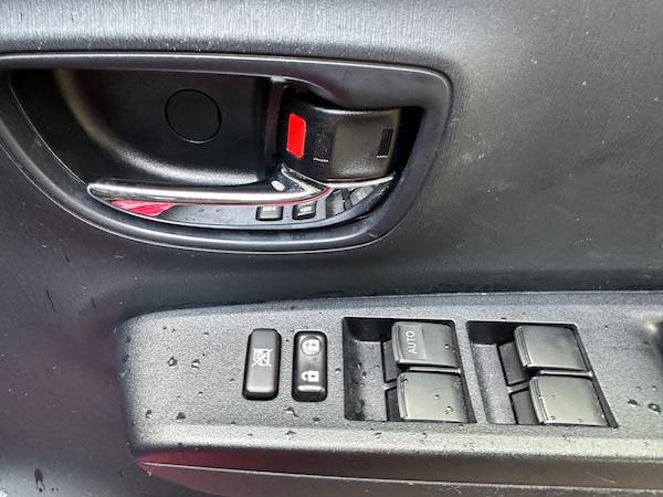 Used Toyota Yaris 2013 for sale - 75392649: Photo 48