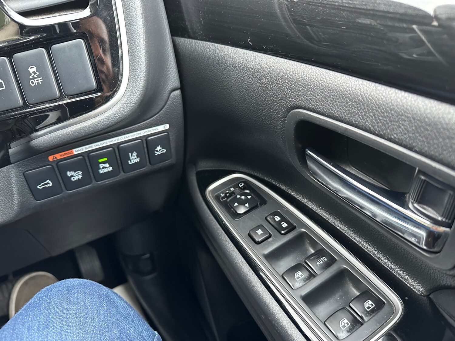 Used Mitsubishi Outlander 2017 for sale - 76450652: Photo 38