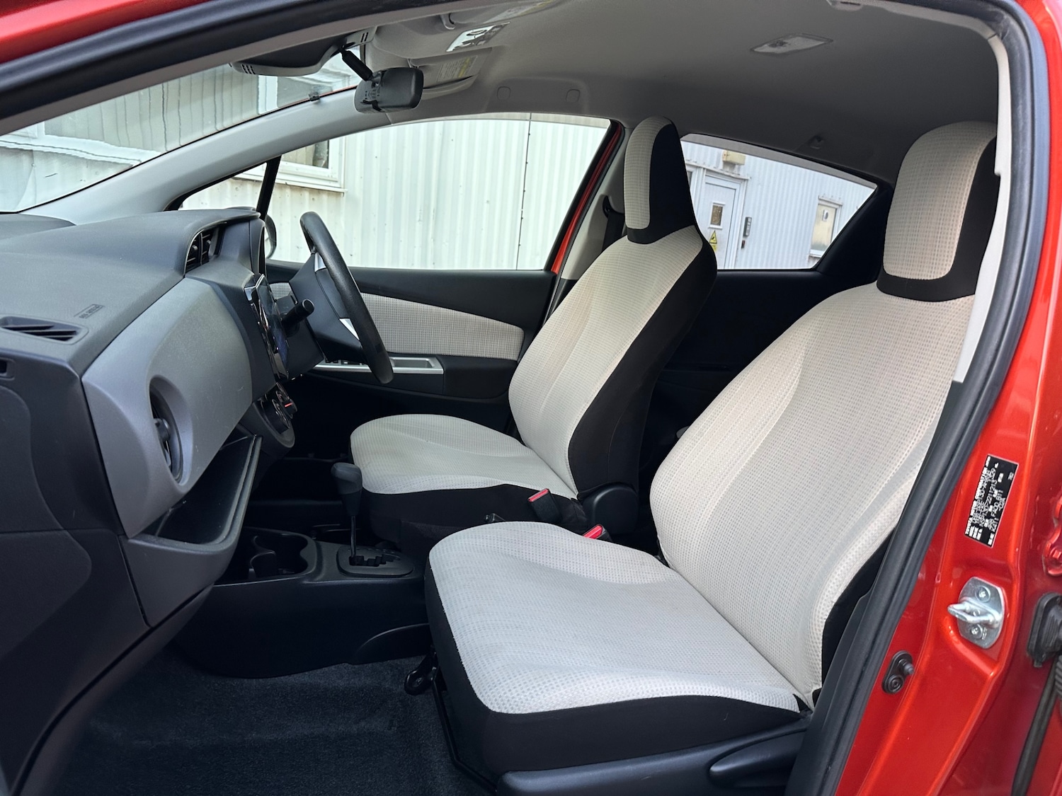 Used Toyota Yaris 2015 for sale - 75777912: Photo 17