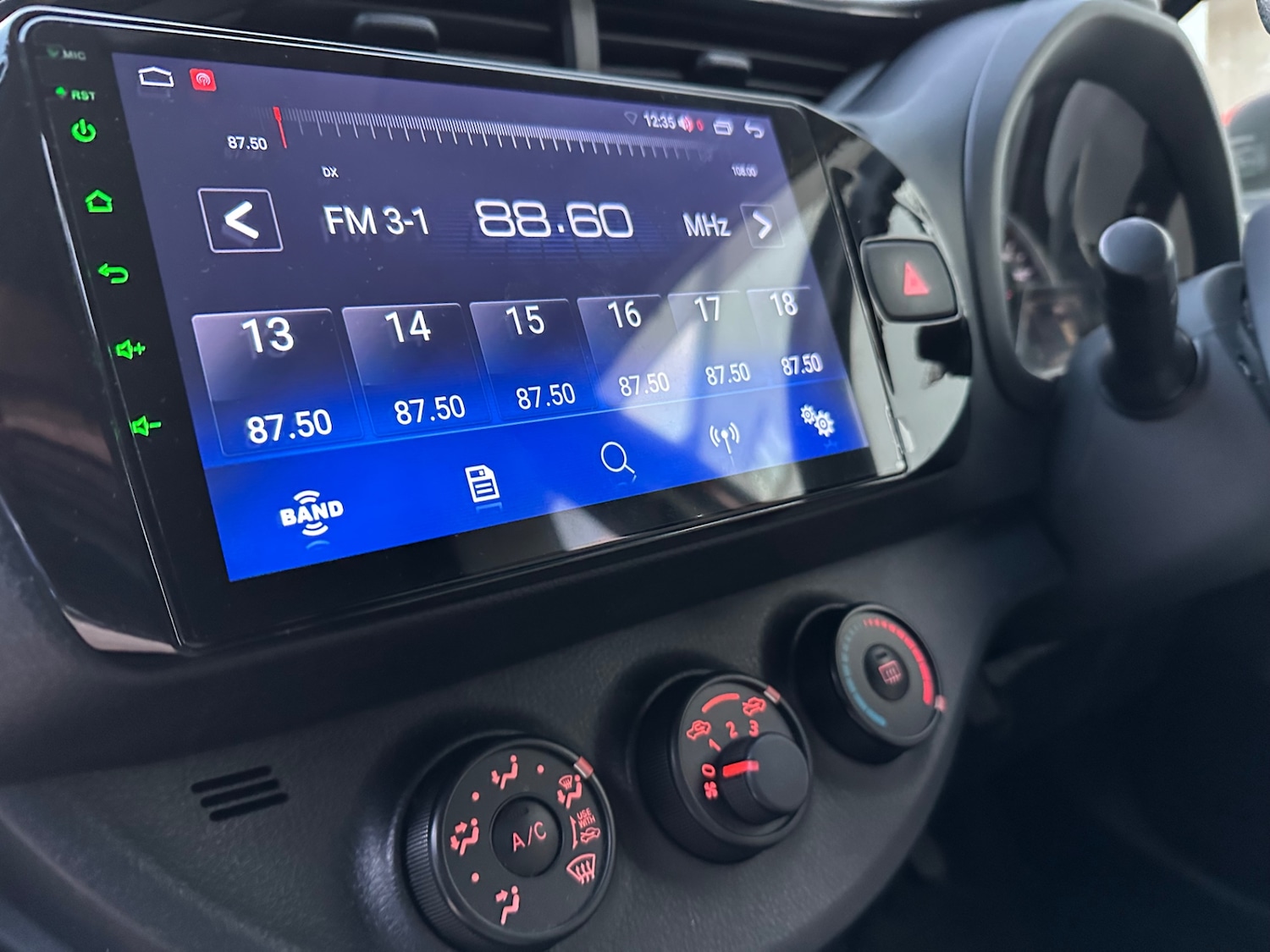 Used Toyota Yaris 2015 for sale - 75777912: Photo 19