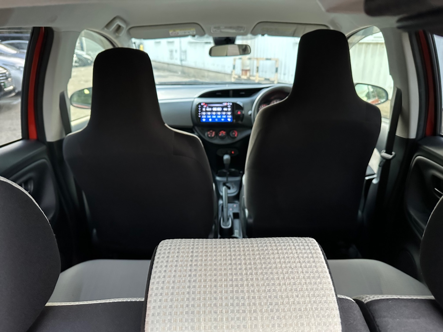 Used Toyota Yaris 2015 for sale - 75777912: Photo 27