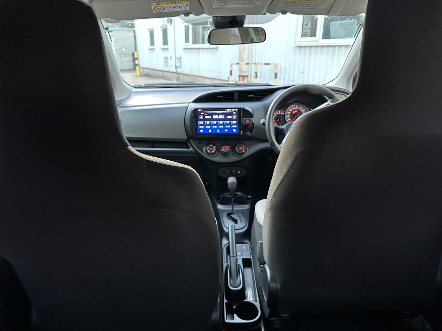 Used Toyota Yaris 2015 for sale - 75777912: Photo 28