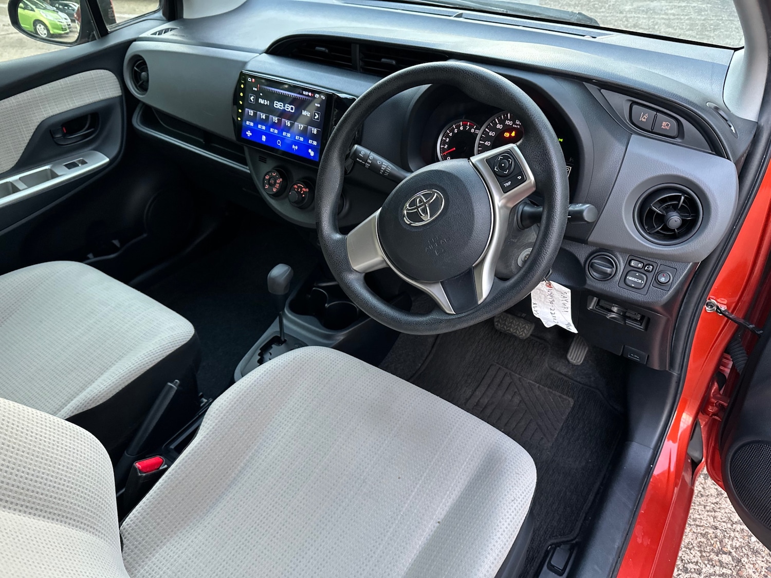 Used Toyota Yaris 2015 for sale - 75777912: Photo 35