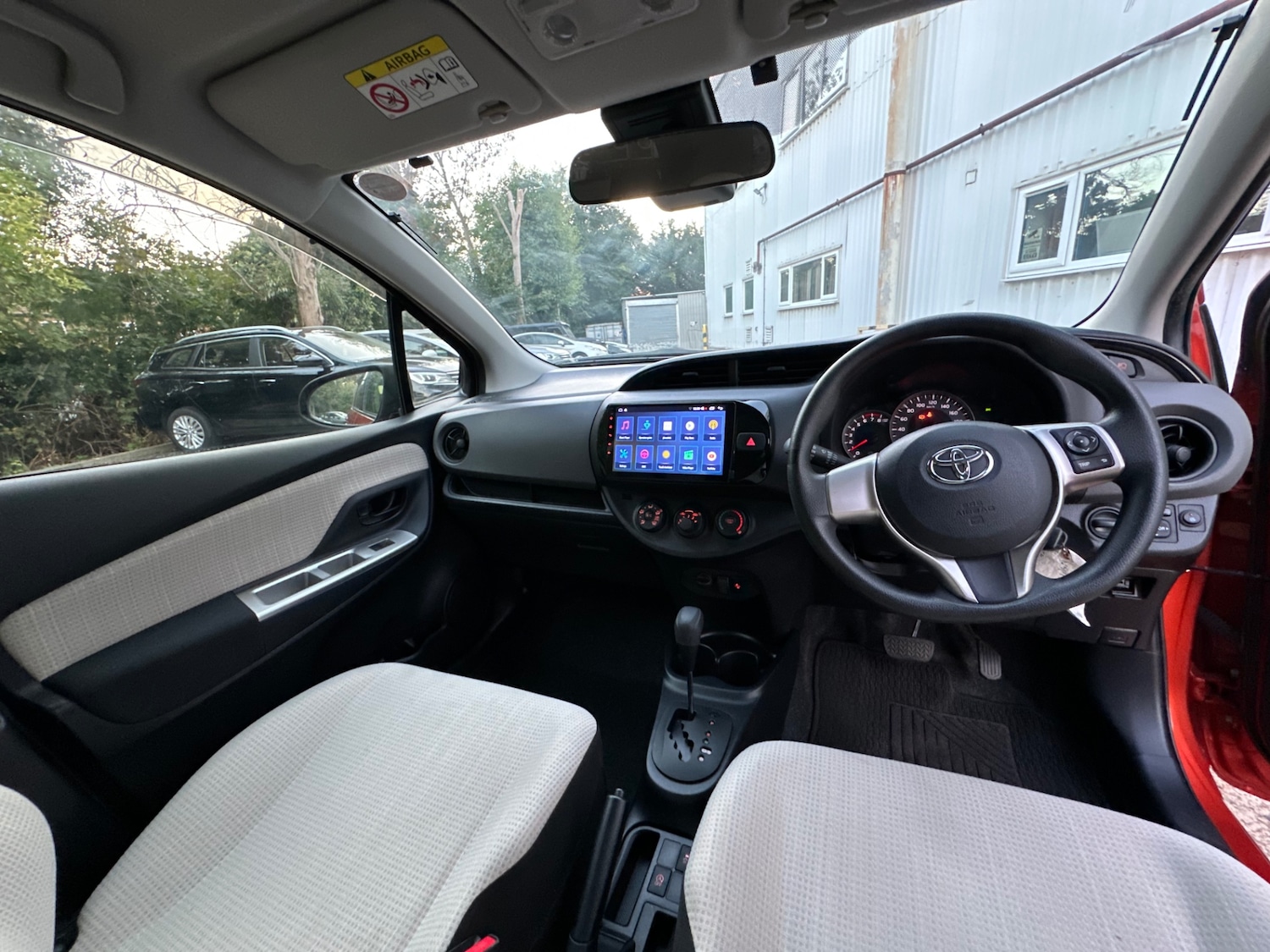Used Toyota Yaris 2015 for sale - 75777912: Photo 50