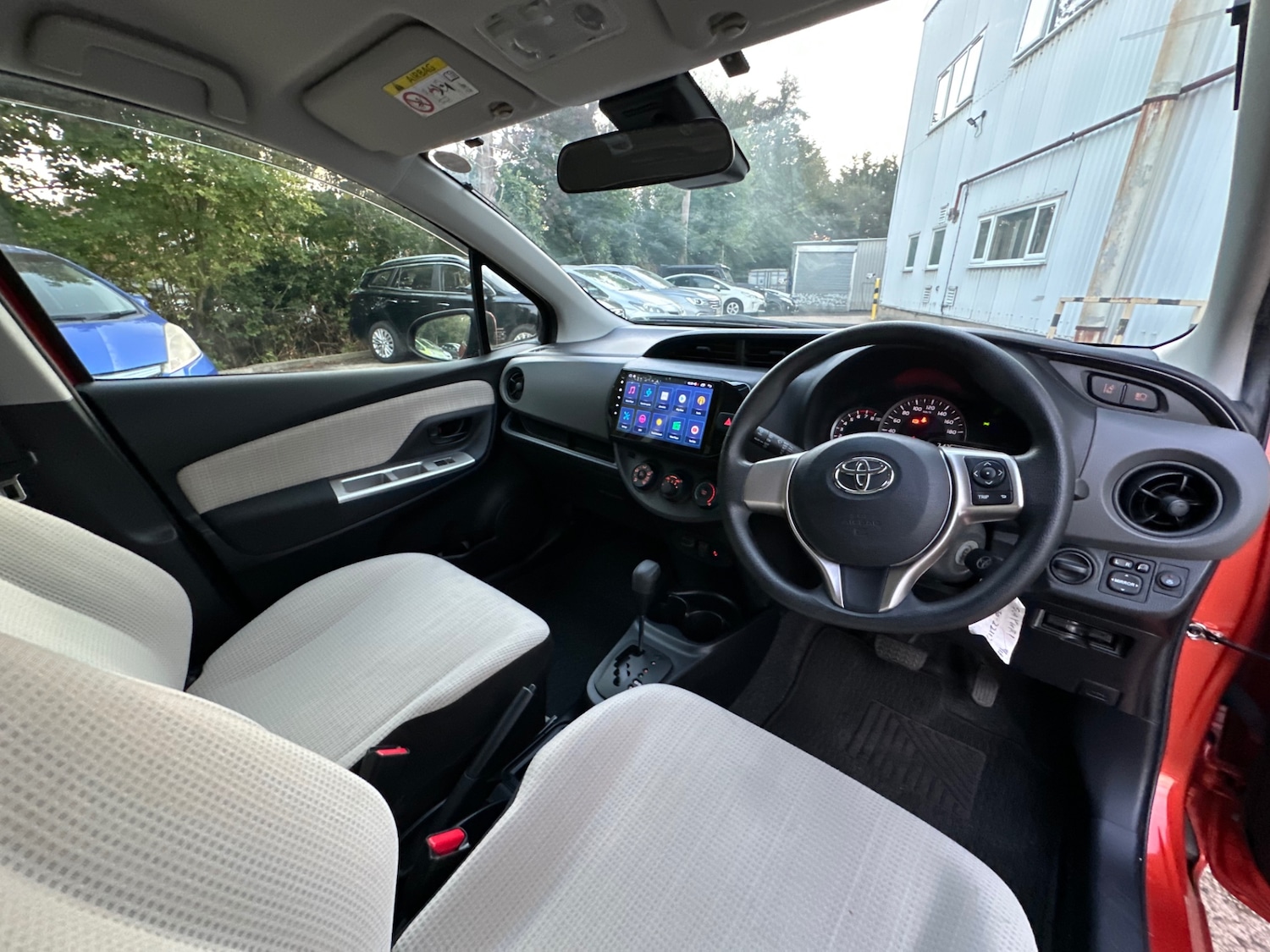 Used Toyota Yaris 2015 for sale - 75777912: Photo 51