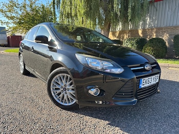 2013 (63) - 1.0 125 EcoBoost Zetec Navigator 5dr