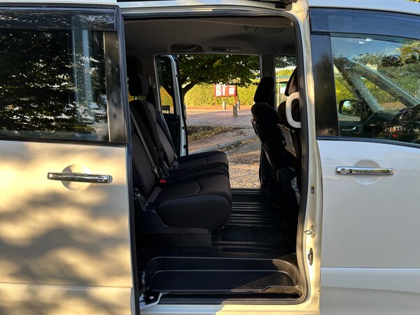 Used Nissan Serena 2014 for sale - 75392223: Photo 50