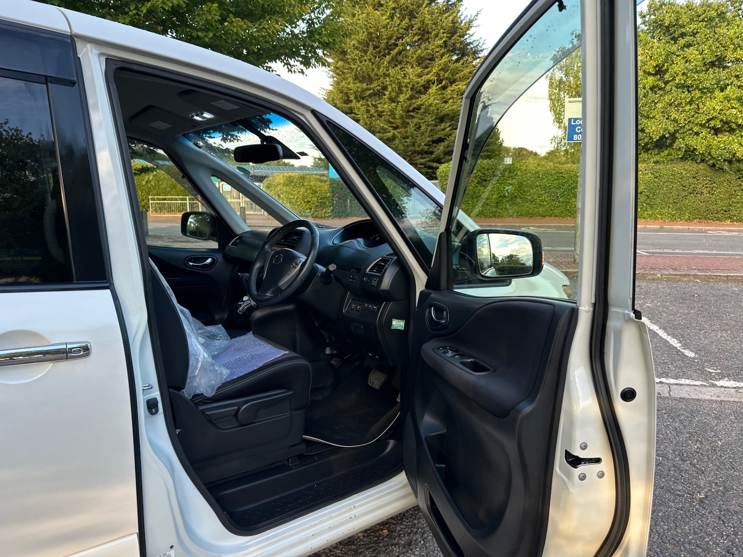 Used Nissan Serena 2014 for sale - 75392223: Photo 60