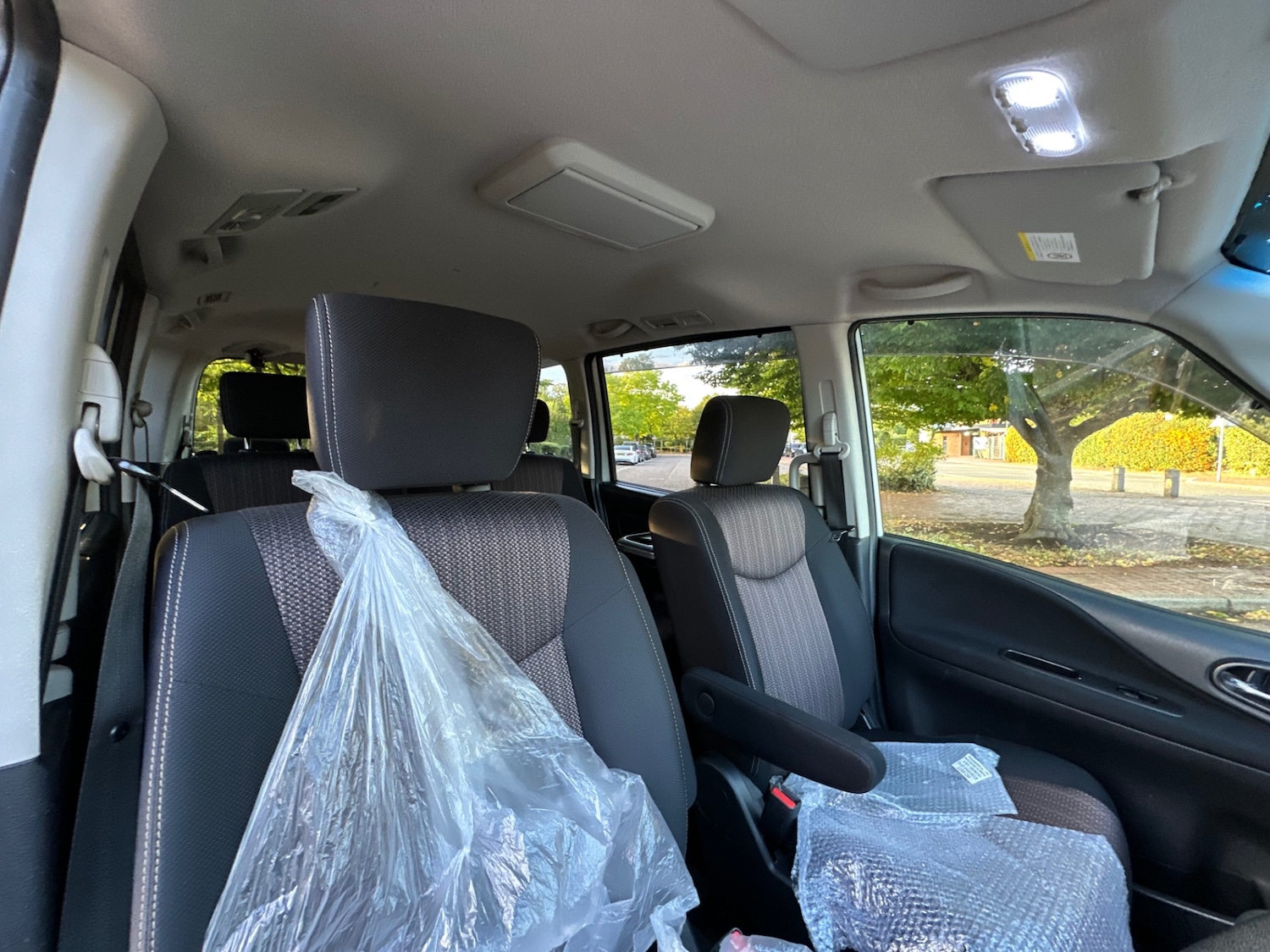 Used Nissan Serena 2014 for sale - 75392223: Photo 65