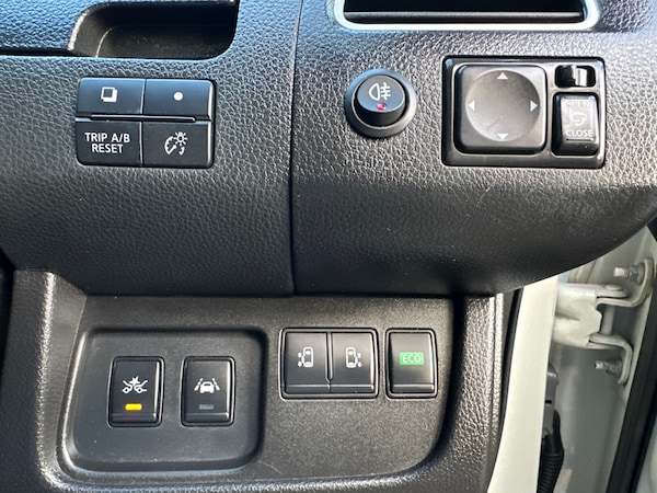 Used Nissan Serena 2014 for sale - 75392223: Photo 65