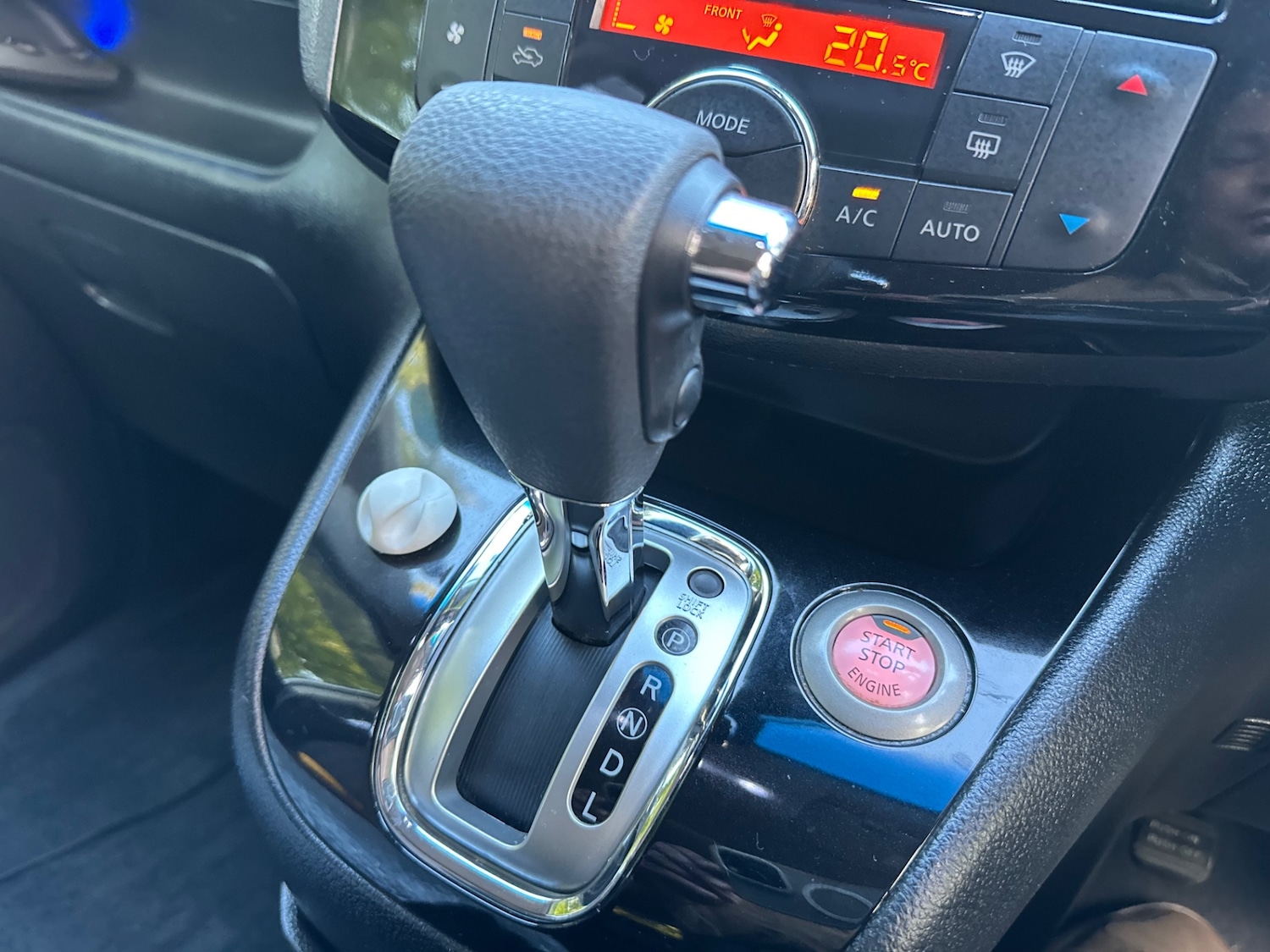 Used Nissan Serena 2014 for sale - 75392223: Photo 68