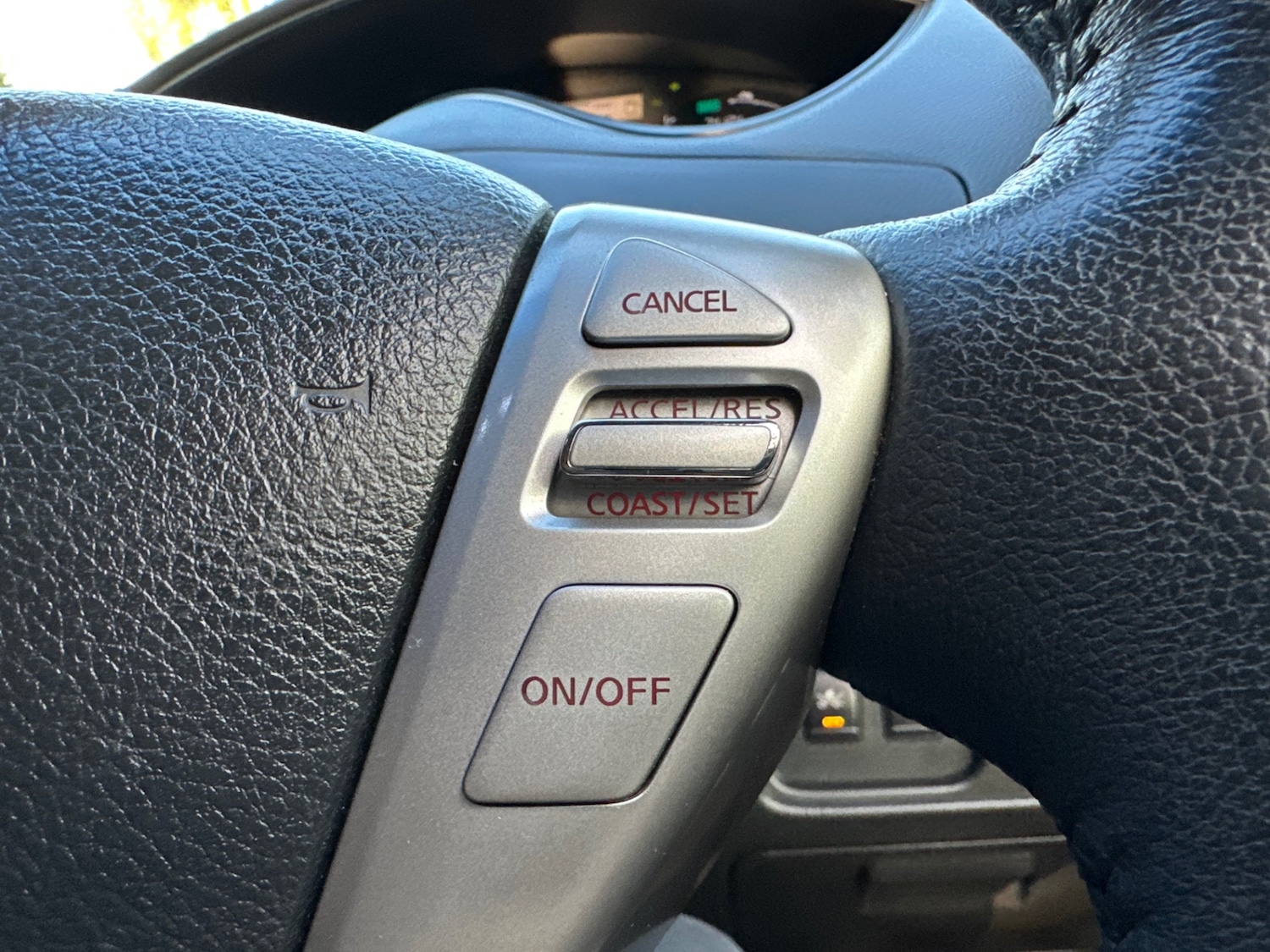 Used Nissan Serena 2014 for sale - 75392223: Photo 73