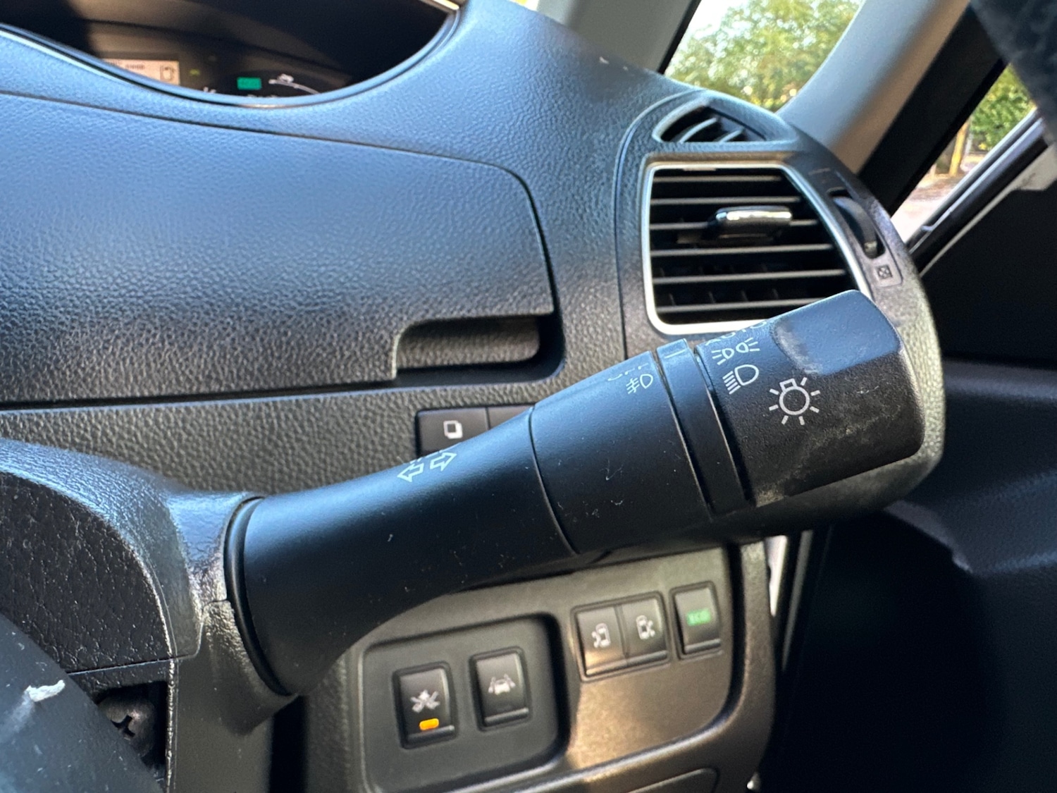 Used Nissan Serena 2014 for sale - 75392223: Photo 74