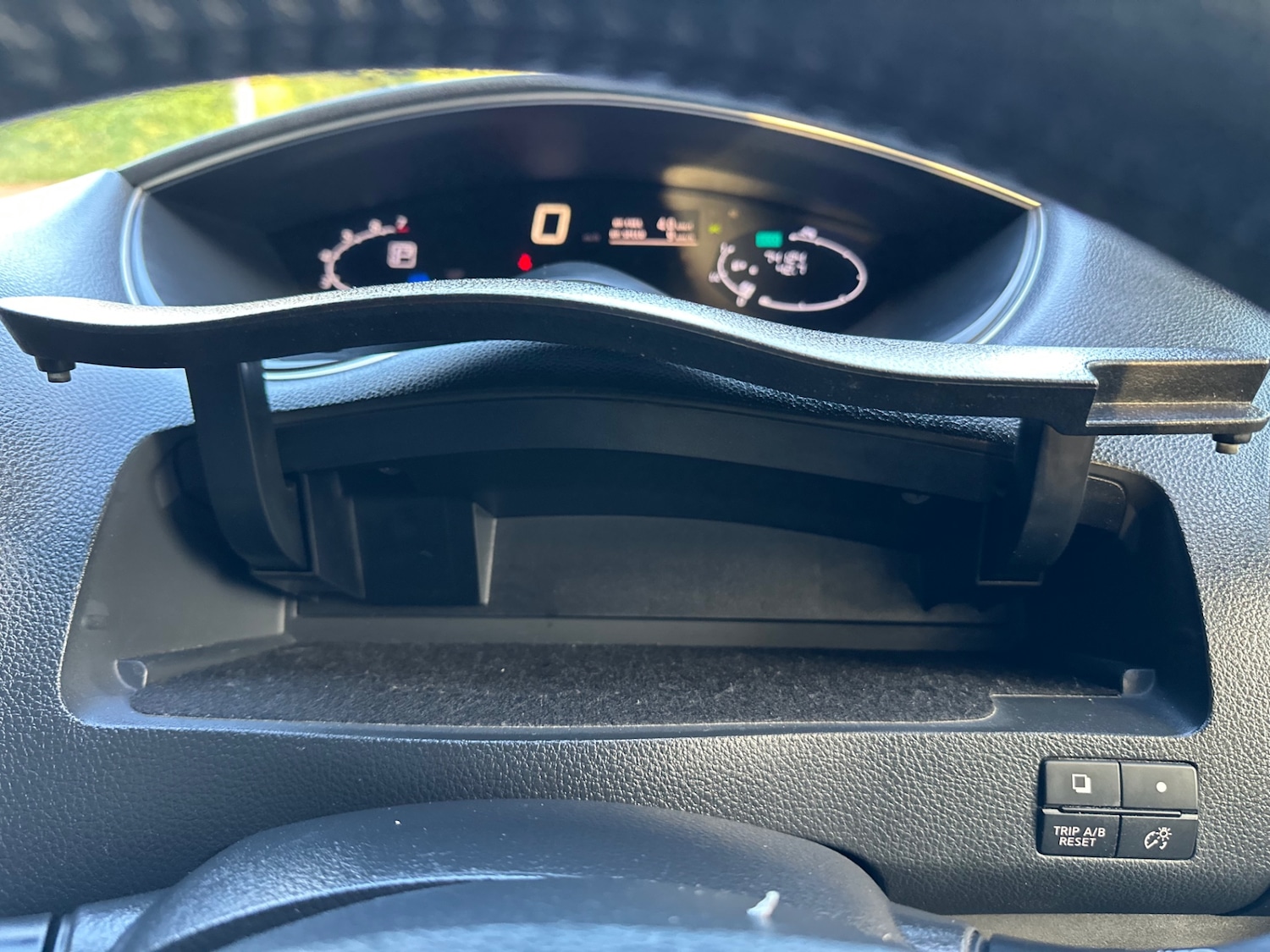 Used Nissan Serena 2014 for sale - 75392223: Photo 79