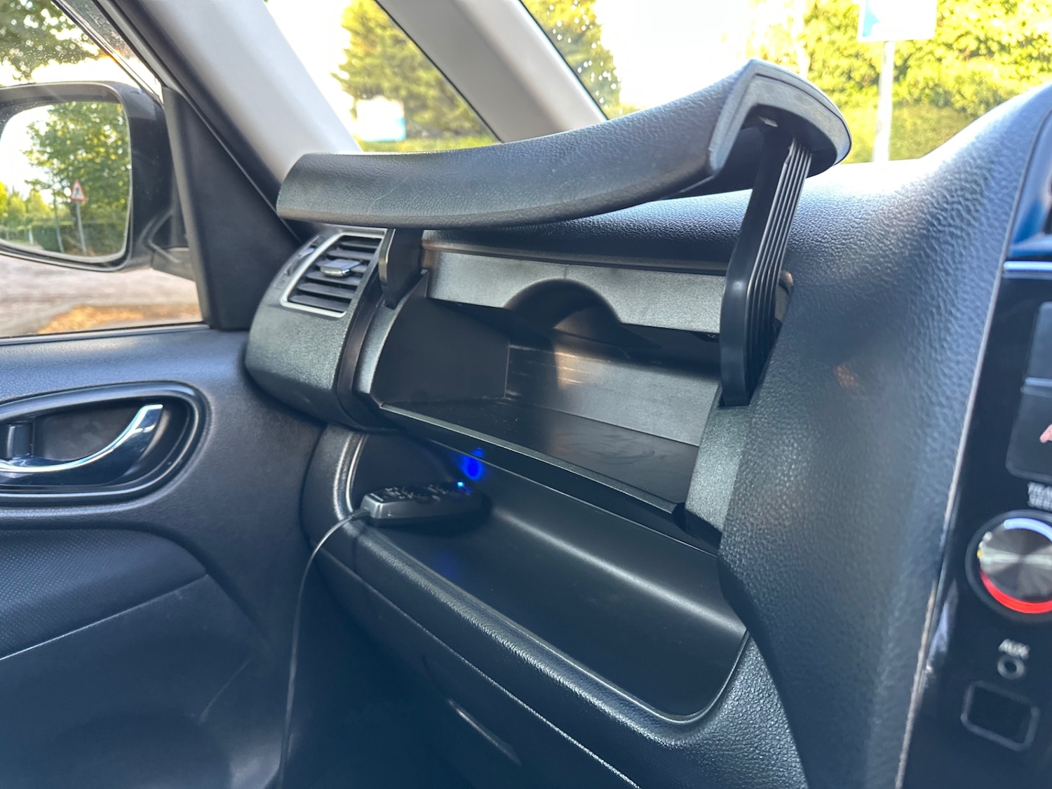 Used Nissan Serena 2014 for sale - 75392223: Photo 80