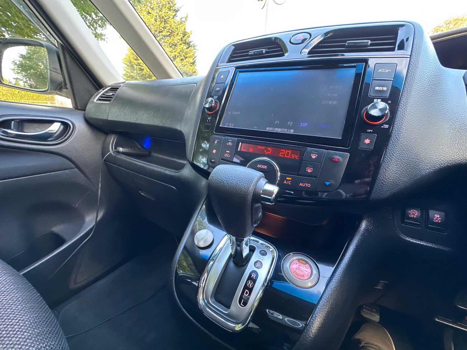 Used Nissan Serena 2014 for sale - 75392223: Photo 84